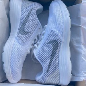Nike Revolution 3 Running Shoes